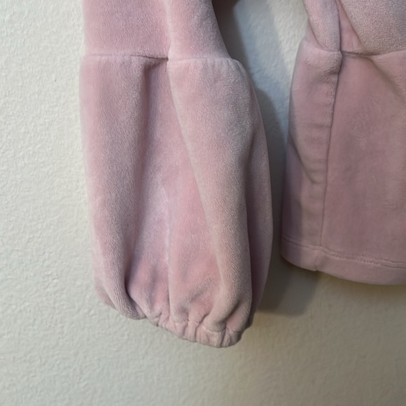 Between pink long sleeve top size 4 velour - Picture 5 of 7